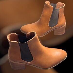 Novo Cindi tan Women’s Chelsea Ankle Boots Size 7 BRAND NEW NO TAGS OR BOX